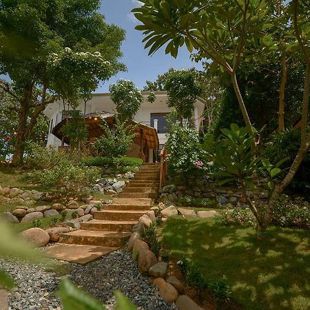 Hilltop Pool And Villa Puerto Princesa Exterior foto