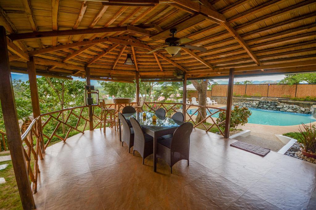 Hilltop Pool And Villa Puerto Princesa Exterior foto