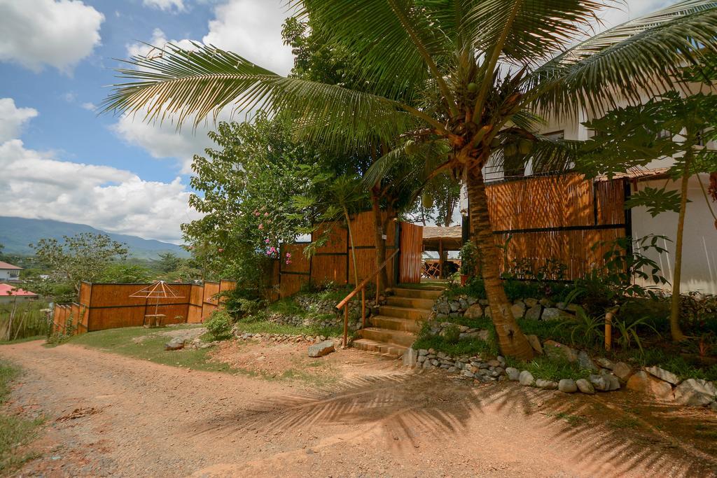 Hilltop Pool And Villa Puerto Princesa Exterior foto