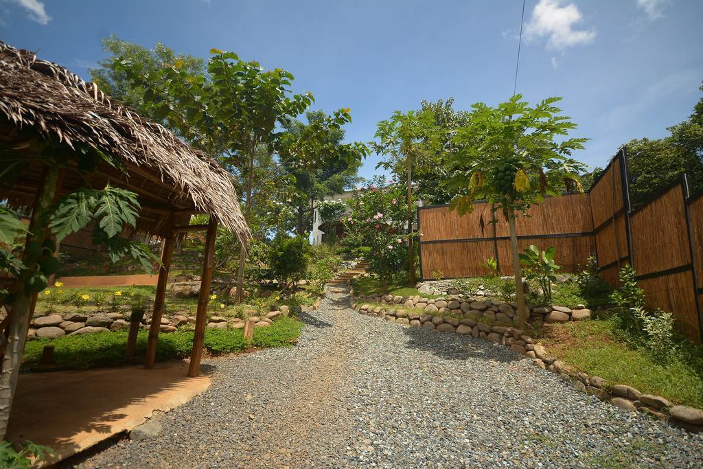 Hilltop Pool And Villa Puerto Princesa Exterior foto
