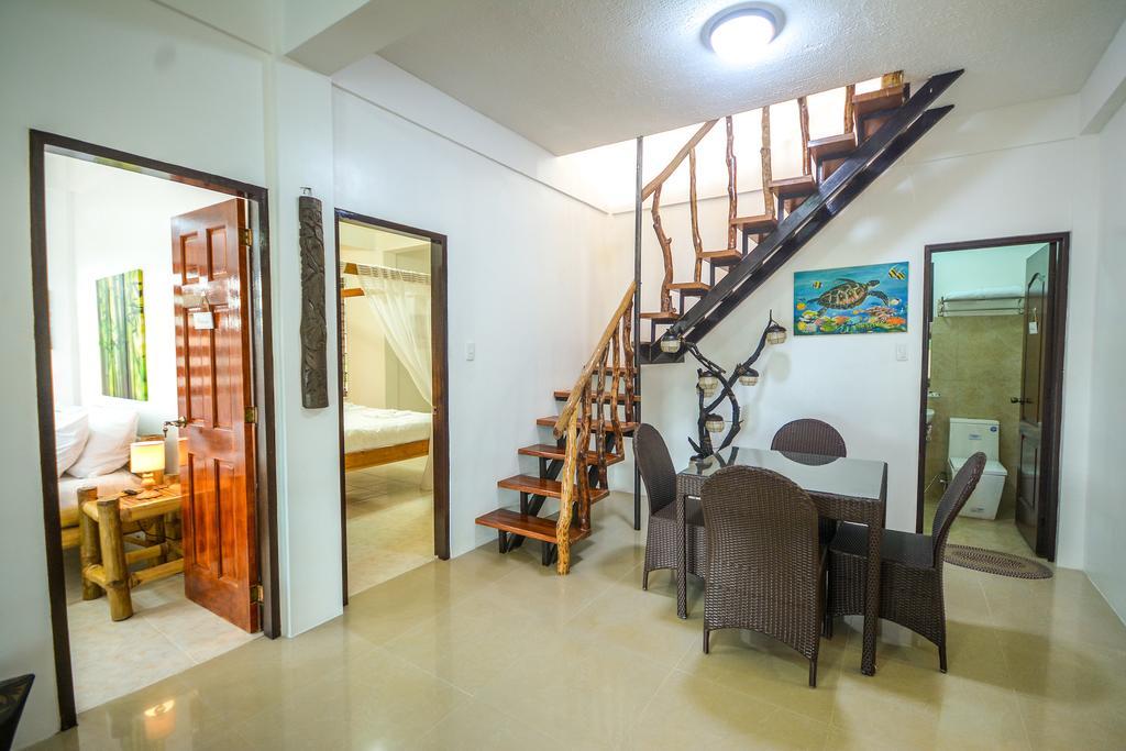 Hilltop Pool And Villa Puerto Princesa Exterior foto