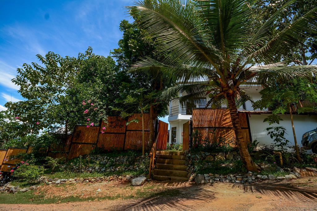 Hilltop Pool And Villa Puerto Princesa Exterior foto