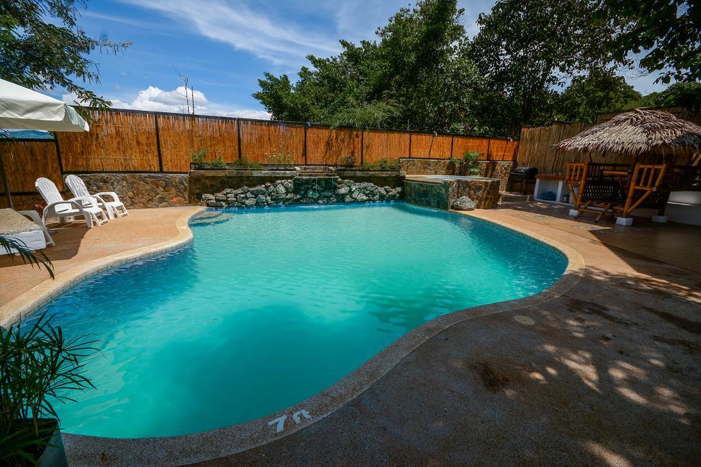 Hilltop Pool And Villa Puerto Princesa Exterior foto